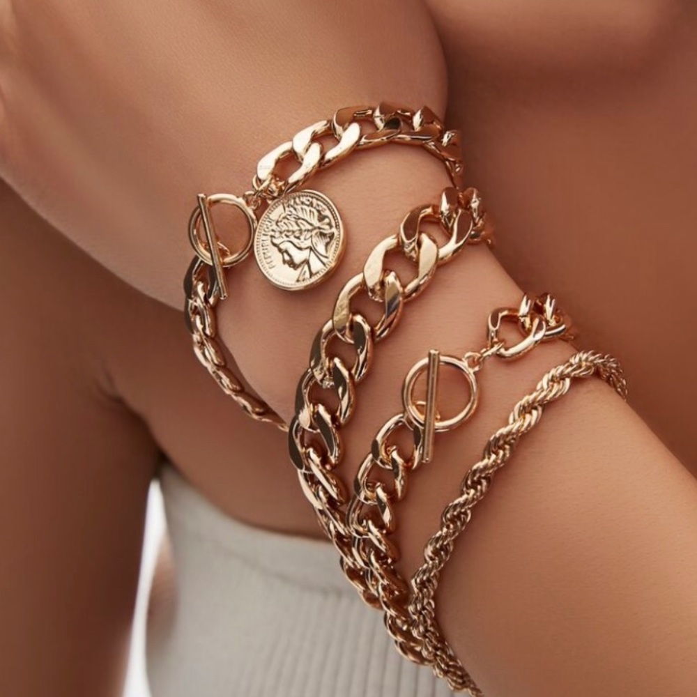 Toggle chain bracelet